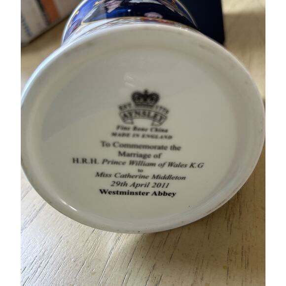 NEW Portrait Mug 2011 Wedding of Prince William & Catherine Aynsley With The Box - Picture 5 of 8